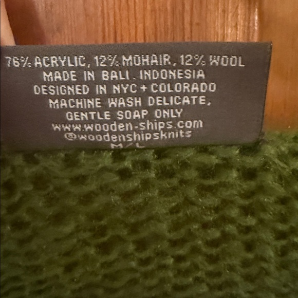 Wooden Ship Green knit V-Neck Sweater - Picture 5 of 6